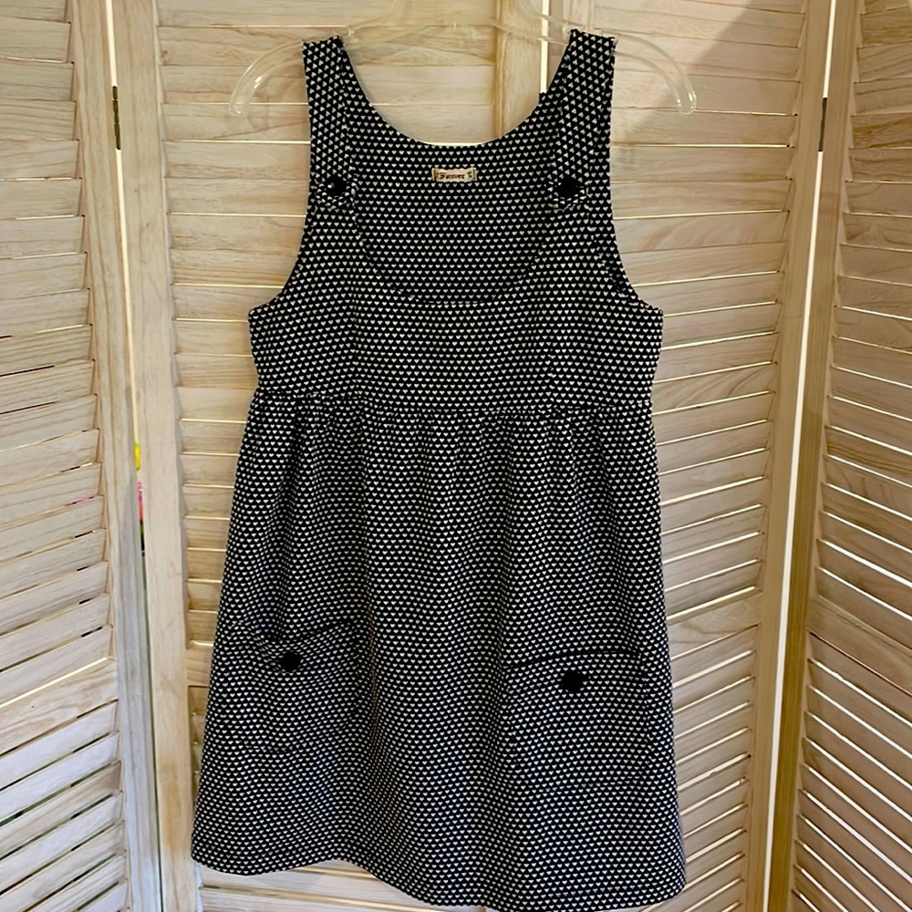 Very sweet babydoll dress with small hearts.